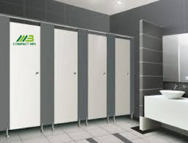 Những yếu tố ảnh hưởng đến giá vách ngăn vệ sinh compact HPL 3 Vách ngăn vệ sinh nhựa compact chống nước giá tốt nhất 2025