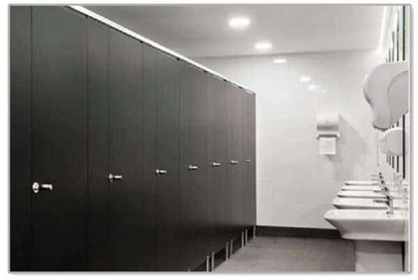 Cách bảo quản và vệ sinh vách ngăn vệ sinh giá rẻ Thái Nguyên hiệu quả