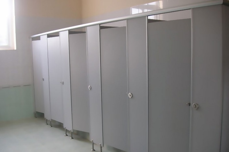 Chia sẻ mẹo phân biệt tấm vách ngăn toilet theo độ bền loại 1 và loại 2 1 Chia sẻ mẹo phân biệt tấm vách ngăn toilet theo độ bền