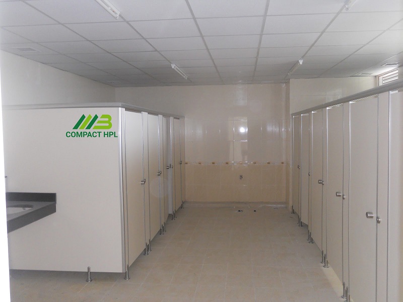 Vách ngăn vệ sinh khu công nghiệp giải pháp tối ưu cho không gian sạch sẽ