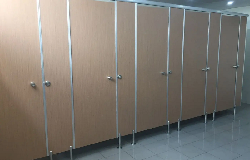 Vách ngăn vệ sinh trung tâm thương mại đẳng cấp đến ngỡ ngàng 1 Vách ngăn vệ sinh trung tâm thương mại đẳng cấp đến ngỡ ngàng