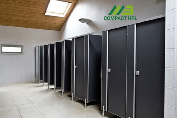 Mức độ an toàn và độ bền của vật liệu vách ngăn vệ sinh chịu nước