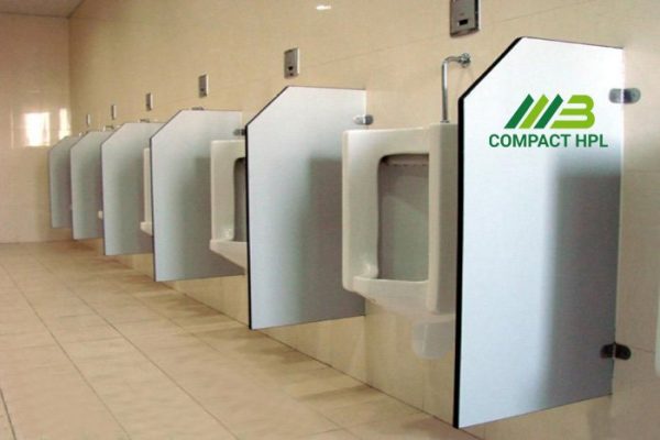Khi nào cần phải cải tạo thay mới vách ngăn phòng vệ sinh composite