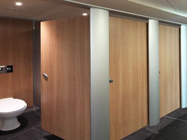 Khám phá giải pháp toilet compact cho mặt bằng hẹp hiện đại, tiện nghi và bền đẹp