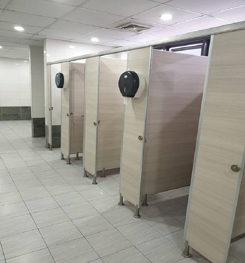 Thi công vách ngăn vệ sinh compact bền đẹp, phù hợp mọi công trình dân dụng và công nghiệp 1 lap dat vach ngan ve sinh cho nha may fujigiken 1