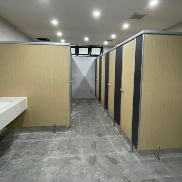 Đại lý cung cấp phụ kiện vách Compact uy tín – Đầy đủ phụ kiện vách ngăn vệ sinh