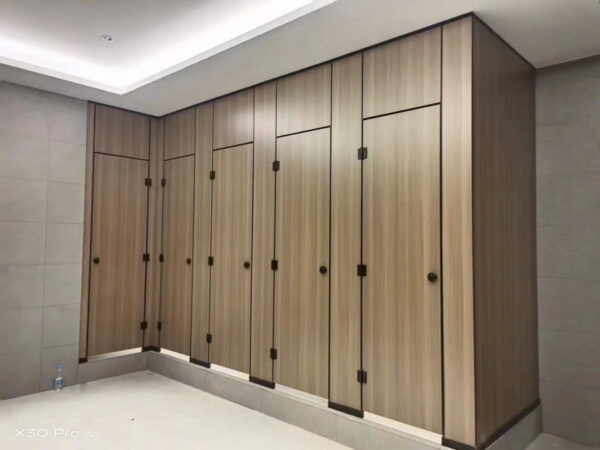 Dịch vụ thi công vách Compact HPL trọn gói – Tối ưu chi phí, hoàn thiện nhanh 3 tam compact hpl cdf mbee 33 600x450 2