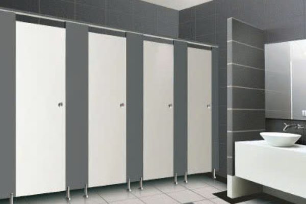 Thi công vách ngăn tiểu nam chống nước chuyên nghiệp, bền đẹp