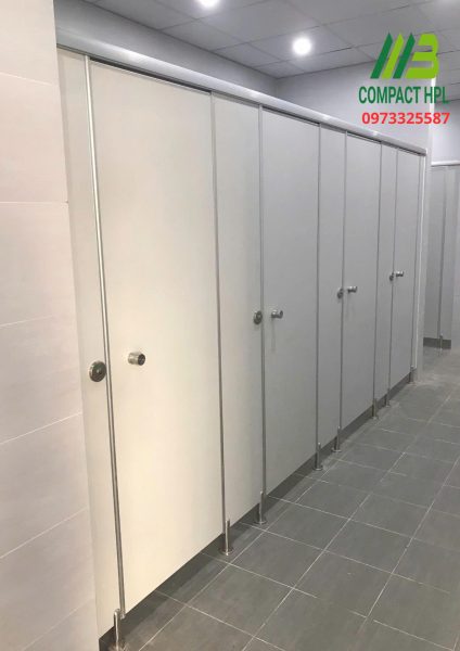Bí quyết áp dụng kỹ thuật lắp đặt vách ngăn Compact HPL hiệu quả, tiết kiệm chi phí