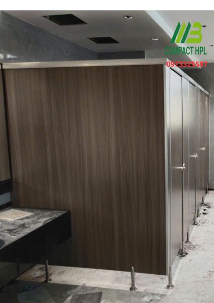Thi công lắp đặt vách Compact HPL cho nhà vệ sinh hiện đại, chống nước hiệu quả 3 Thi công lắp đặt vách Compact HPL cho nhà vệ sinh hiện đại, chống nước hiệu quả