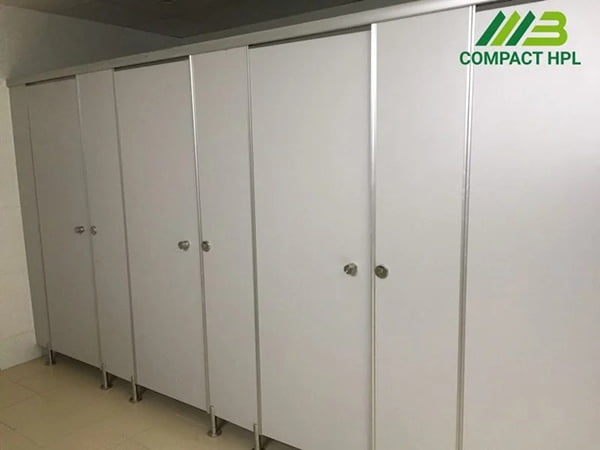 Dịch vụ cắt tấm compact mịn đẹp chính xác tại HPL Miền Bắc